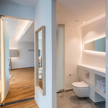 Limehome Gatwickstraat 3*