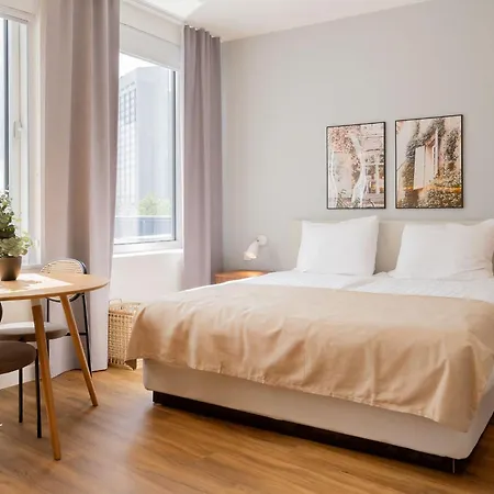 Limehome Gatwickstraat Aparthotel 3*