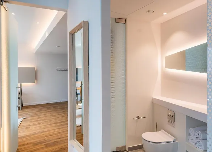 Limehome Gatwickstraat 3*