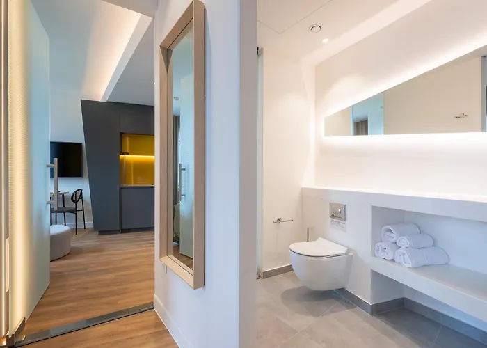 Limehome Gatwickstraat 3*